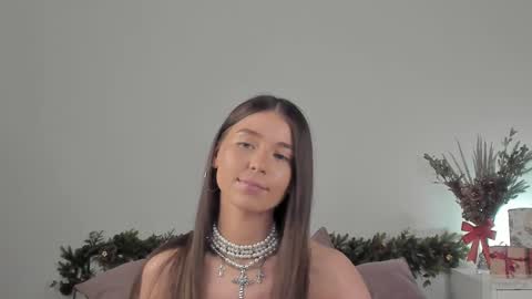 Snapshot of violetta_finch chatting on 01.12.25 violetta_finch online show from 01.12.25