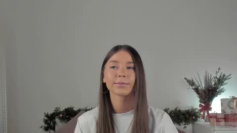 Snapshot of violetta_finch chatting on 01.19.25 violetta_finch online show from 01.19.25