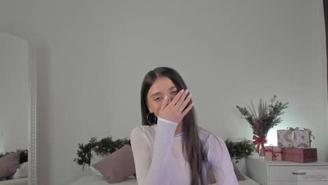 Snapshot of violetta_finch chatting on 01.19.25 violetta_finch online show from 01.19.25