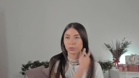 Snapshot of violetta_finch chatting on 01.20.25 violetta_finch online show from 01.20.25