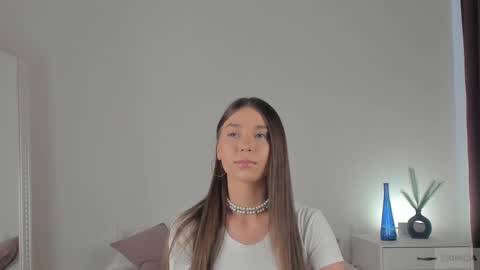 Snapshot of violetta_finch chatting on 02.17.25 violetta_finch online show from 02.17.25