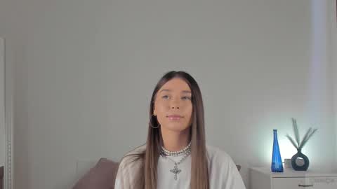 Snapshot of violetta_finch chatting on 02.19.25 violetta_finch online show from 02.19.25