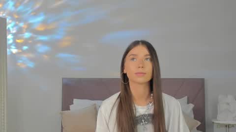Snapshot of violetta_finch chatting on 03.12.25 violetta_finch online show from 03.12.25