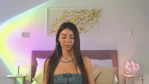 Snapshot of violetta_finch chatting on 09.14.25 violetta_finch online show from 09.14.25