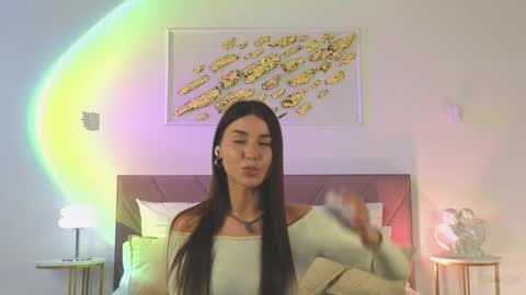 Snapshot of violetta_finch chatting on 10.17.25 violetta_finch online show from 10.17.25