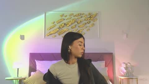 Snapshot of violetta_finch chatting on 10.18.25 violetta_finch online show from 10.18.25