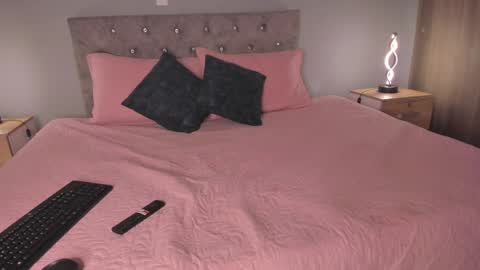 Snapshot of violetta_swift_ chatting on 01.15.25 violetta independent model online show from 01.15.25