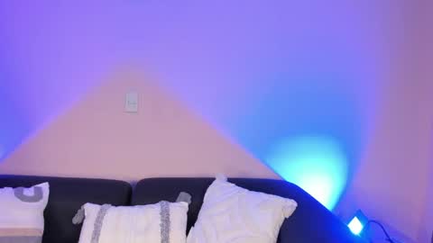 violetta independent model online show from 03.21.26