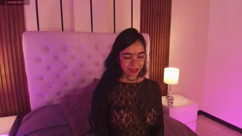 Snapshot of violettaalemida chatting on 01.15.26 violettaalemida online show from 01.15.26