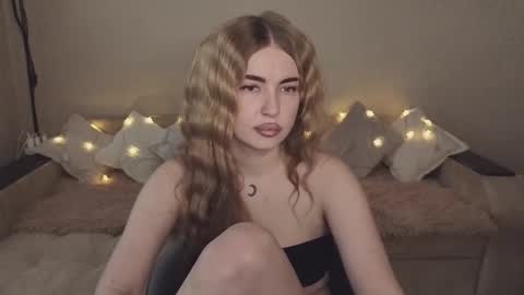 ViolettaOtis online show from 09.30.25