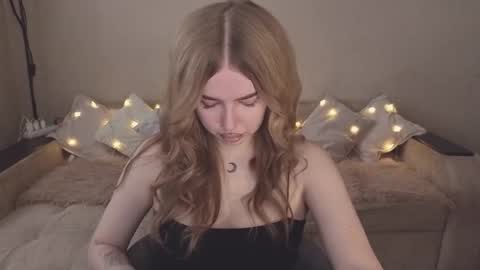 ViolettaOtis online show from 10.16.25