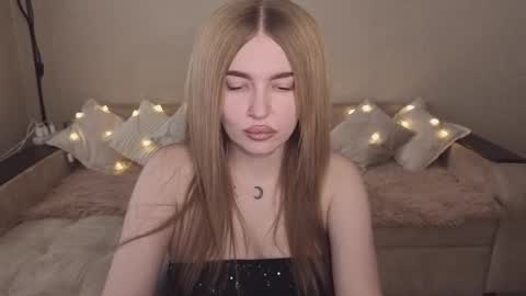 ViolettaOtis online show from 10.22.25