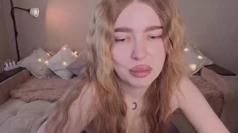 Snapshot of violettaotis chatting on 04.23.26 ViolettaOtis online show from 04.23.26