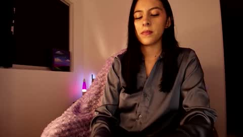 Snapshot of violettastars chatting on 10.12.25 Violetta....Follow me in Twitter... online show from 10.12.25