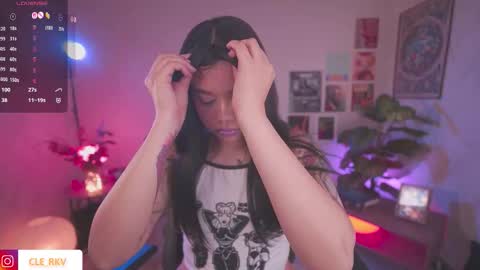 JULIE UWU online show from 01.10.26