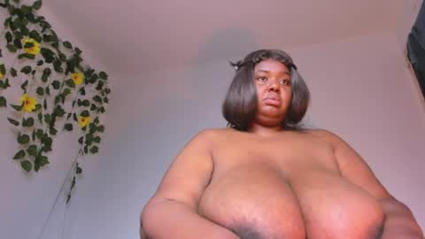 Snapshot of violette_plus chatting on 05.01.26 Call me valeria online show from 05.01.26