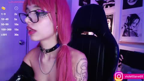 Snapshot of violettlane chatting on 01.11.25 Violeta online show from 01.11.25