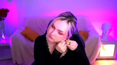 Snapshot of violettwoods chatting on 06.01.26 Violett online show from 06.01.26