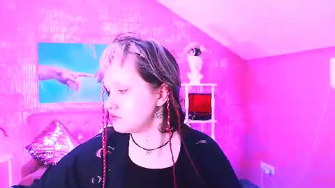Snapshot of violettwoods chatting on 07.19.26 Violett online show from 07.19.26
