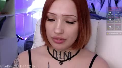 Snapshot of violetvio1ator chatting on 05.08.26 Dommy mommy online show from 05.08.26