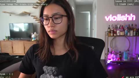 Snapshot of violishh chatting on 02.28.25 follow me on twitter violishh and ig violishh online show from 02.28.25