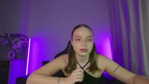 Snapshot of viollasinzz chatting on 07.28.26 Violla online show from 07.28.26