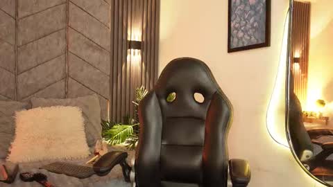 viollettebylyly online show from 01.08.26