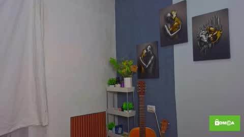 Snapshot of viper_rr chatting on 10.19.25 viper_rr online show from 10.19.25