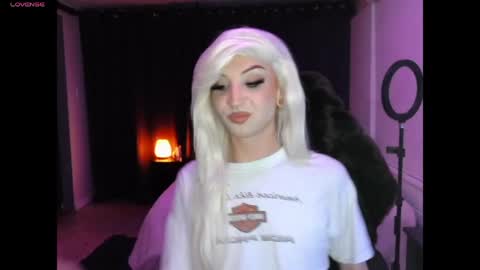 Snapshot of viperthedoll chatting on 05.10.26 Viper online show from 05.10.26