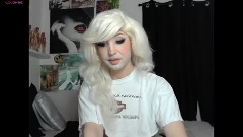Snapshot of viperthedoll chatting on 05.20.26 Viper online show from 05.20.26
