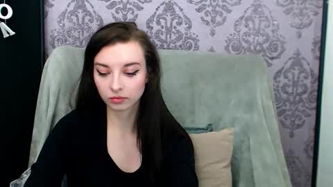 Snapshot of virgiluna chatting on 05.12.26 VirginLuna online show from 05.12.26