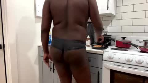 Snapshot of virgoincredible25 chatting on 02.12.26 Elle Hood online show from 02.12.26