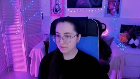 Snapshot of virtualvoyant chatting on 09.13.25 your love online show from 09.13.25