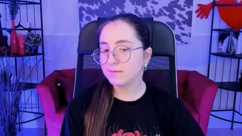 Snapshot of virtualvoyant chatting on 09.24.25 your love online show from 09.24.25