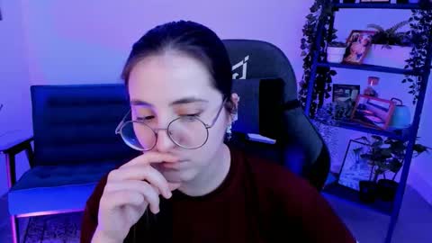 Snapshot of virtualvoyant chatting on 10.07.25 your love online show from 10.07.25