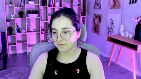 Snapshot of virtualvoyant chatting on 11.05.25 your love online show from 11.05.25