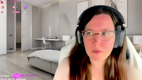 Snapshot of visecret chatting on 06.28.26 Victoria Romans online show from 06.28.26