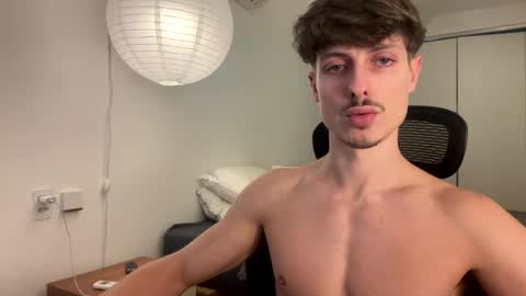 vitoraugustoxxx online show from 11.18.25