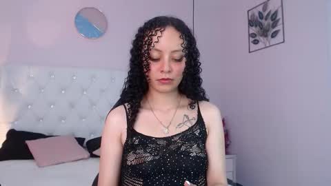 Snapshot of vivi_gh1 chatting on 10.09.25 Vivi online show from 10.09.25