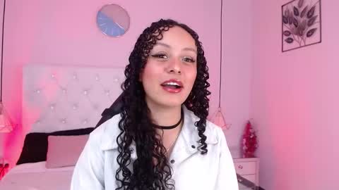 Snapshot of vivi_gh1 chatting on 10.18.25 Vivi online show from 10.18.25