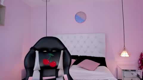 Vivi online show from 11.13.25