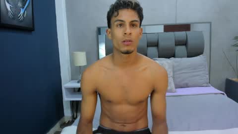 Vivian Mucks online show from 04.26.26