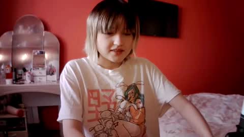 Snapshot of vivian_page chatting on 12.16.25 Aurora online show from 12.16.25