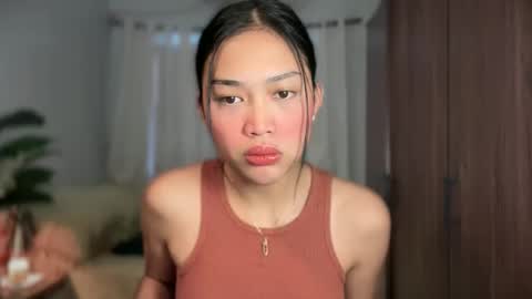 Vivian online show from 05.17.26