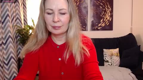 Vivian online show from 11.21.25