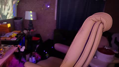 Vivi online show from 04.21.26