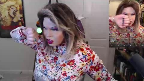 Snapshot of vivianfrost chatting on 09.26.25 VivianFrosty online show from 09.26.25