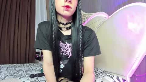 Vivian online show from 02.18.25