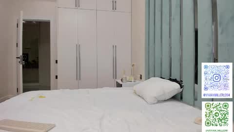 Vivian online show from 05.17.26