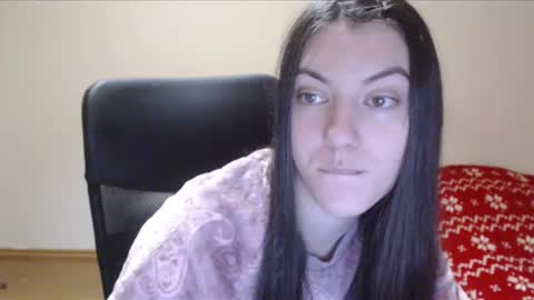 Vivian Gray online show from 12.19.24